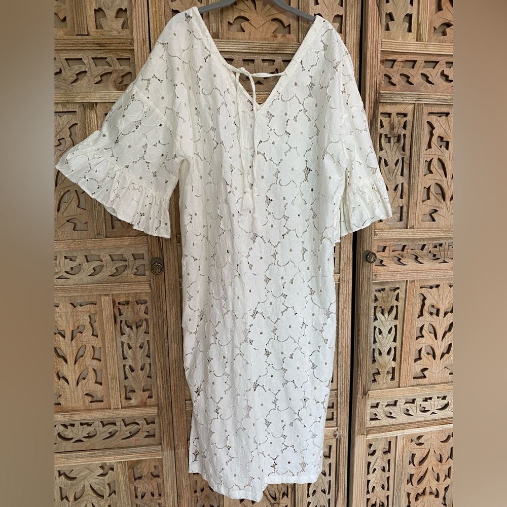 Fun summer dress. Beach cover up, or over shorts and a sexy lace top.